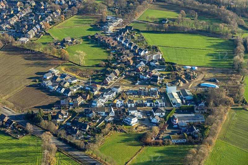 Aerial view of a construction site with residential development Auf dem Beerenkamp / Schwickingsfeld in Dorsten in the Ruhr area in North Rhine-Westphalia, Germany, construction work, construction, construction area, building site, building plots, construction project, construction site, DE, Dorsten, Europe, property tax, real estate, aerial view, aerial photograph, aerial photography, aerial photography, new construction, North Rhine-Westphalia, Ruhr area, overview, bird's-eye view, residential complex, living and living, residential area, residential buildings, residential quality, residential neighbourhood, housing estate, birds-eyes view, overview