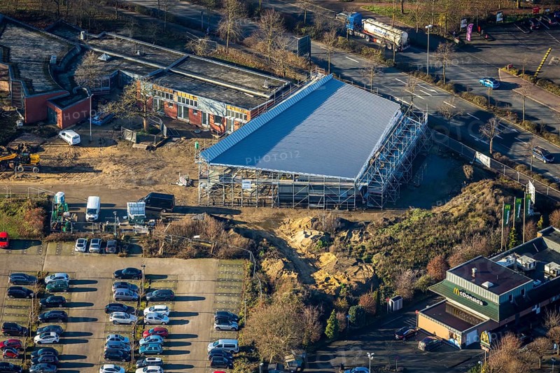 Aerial view of a construction site and new construction of a skate park in Dorsten in the Ruhr area in North Rhine-Westphalia, Germany, construction work, construction, construction area, building site, building plots, construction project, construction site, DE, Germany, Dorsten, Europe, aerial view, aerial photograph, aerial photography, aerial photography, new construction, North Rhine-Westphalia, Ruhr area, skater, overview, bird's eye view, birds-eyes view, overview