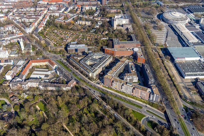 Aerial view, Steigenberger Hotel Dortmund, new building Berswordt-Quartier, multi-family house residential complex, Westfalenhalle, Dortmund, Ruhr area, North Rhine-Westphalia, Germany, DE, Europe, gastronomy, property tax, hotel, hotel facilities, hotel industry, real estate, aerial photography, aerial photography, overview, bird's-eye view, residential complex, living and living, residential buildings, quality of living, residential neighbourhood, birds-eyes view, overview