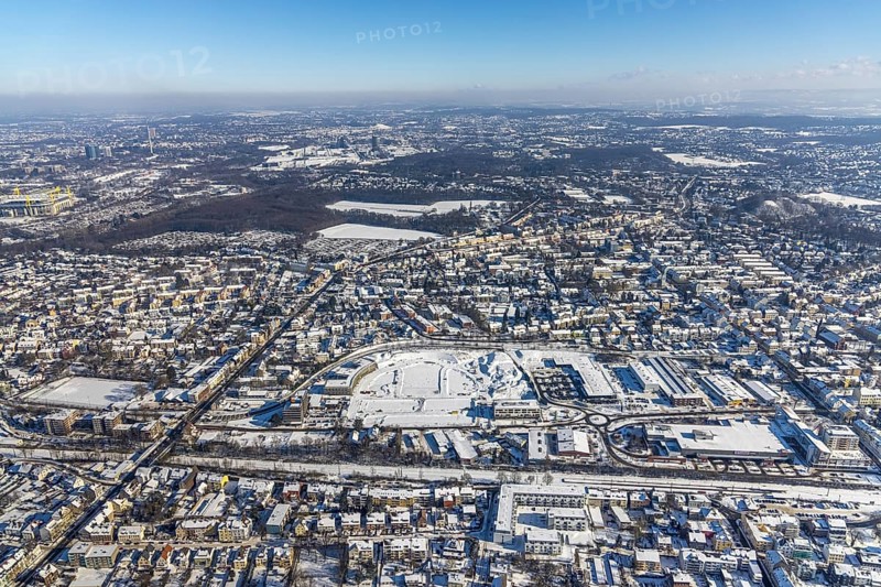 Aerial view, Hombrucher Bogen, construction site for commercial areas and apartment buildings, Barop, Dortmund, Ruhr area, North Rhine-Westphalia, Germany, construction work, construction area, construction site, building plots, construction project, construction site, DE, Europe, aerial view, aerial photography, aerial photography, new building, snow, overview, bird's eye view, winter, winter slump, winter landscape, birds-eyes view, former prefabricated concrete plant at Luisenglück, overview