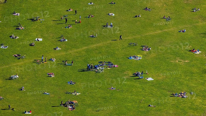 Aerial view, the Tremoniapark a large playground and sunbathing lawn, spring weather on Dortmund's sunbathing lawns, Dortmund, Ruhr area, North Rhine-Westphalia, Germany, DE, Europe, birds-eyes view, aerial view, aerial photography, aerial photography, overview, overview, bird's eye view, spring, summer weather in March, Dortmund sunbathing lawns, sunbathing with Corona distance
