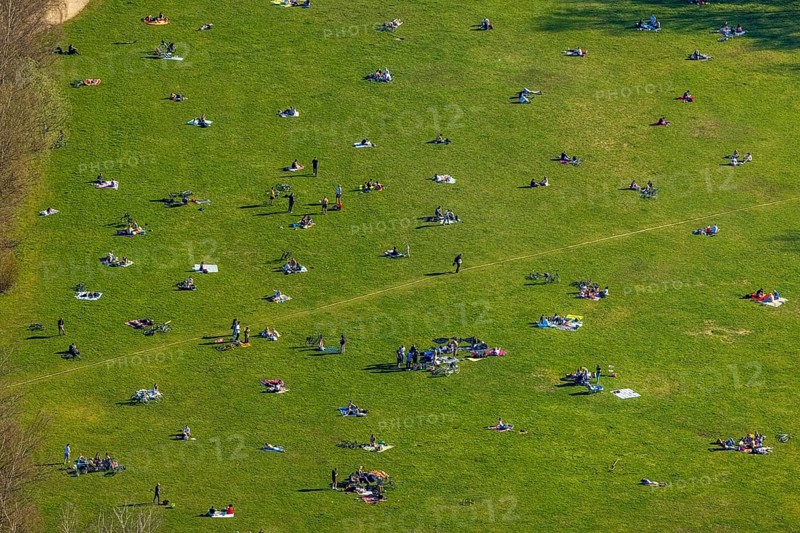 Aerial view, the Tremoniapark a large playground and sunbathing lawn, spring weather on Dortmund's sunbathing lawns, Dortmund, Ruhr area, North Rhine-Westphalia, Germany, DE, Europe, birds-eyes view, aerial view, aerial photography, aerial photography, overview, overview, bird's eye view, spring, summer weather in March, Dortmund sunbathing lawns, sunbathing with Corona distance