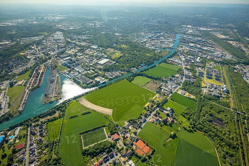 Aerial view, Lindhorster Hafen, coal harbour of the inland port Dortmunder Hafen AG in Dortmund in the federal state of North Rhine-Westphalia, Germany, Dortmund, Ruhr area, North Rhine-Westphalia, DE, Europe, birds-eyes view, aerial view, aerial photography, aerial photography, overview, bird's eye view, Dortmund harbour, inland port, Dortmund-Ems canal, freight traffic