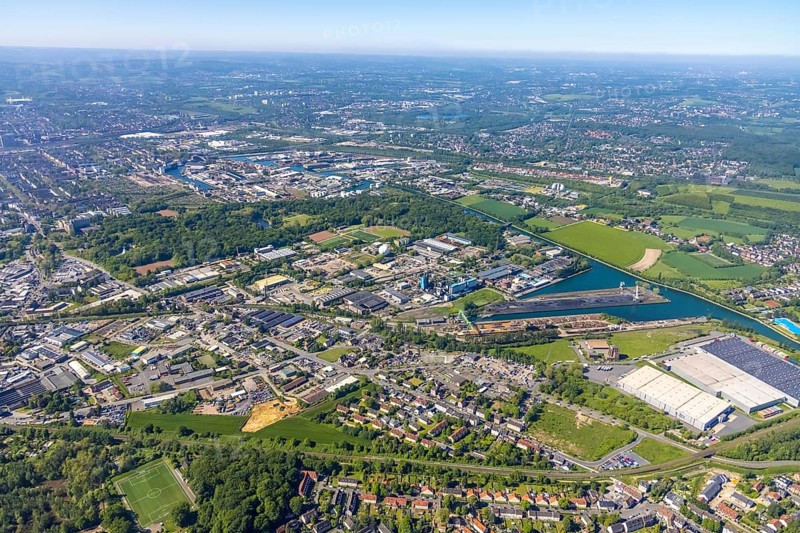 Aerial view, Lindhorster Hafen, coal harbour of the inland port Dortmunder Hafen AG in Dortmund in the federal state of North Rhine-Westphalia, Germany, Dortmund, Ruhr area, North Rhine-Westphalia, DE, Europe, birds-eyes view, aerial view, aerial photography, aerial photography, overview, bird's eye view, Dortmund harbour, inland port, Dortmund-Ems canal, freight traffic
