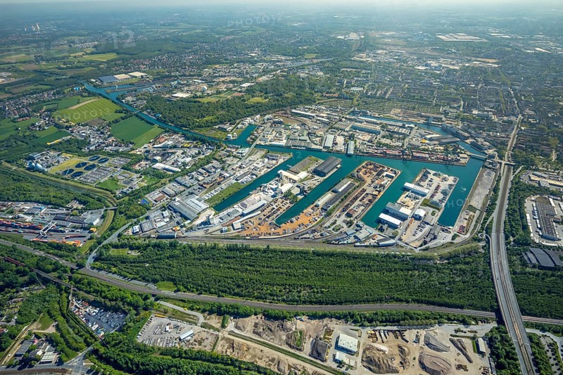 Aerial view, coal harbour of the inland port Dortmunder Hafen AG in Dortmund in the federal state of North Rhine-Westphalia, Germany, Dortmund, Ruhr area, North Rhine-Westphalia, DE, Europe, birds-eyes view, aerial photography, aerial photography, overview, bird's eye view, Dortmund harbour, inland port, Dortmund-Ems canal, freight traffic