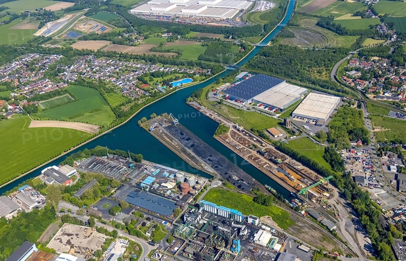 Aerial view, coal harbour of the inland port Dortmunder Hafen AG in Dortmund in the federal state of North Rhine-Westphalia, Germany, Dortmund, Ruhr area, North Rhine-Westphalia, DE, Europe, birds-eyes view, aerial photography, aerial photography, overview, bird's eye view, Dortmund harbour, inland port, Dortmund-Ems canal, freight traffic