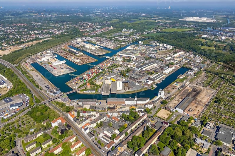 Aerial view, coal harbour of the inland port Dortmunder Hafen AG in Dortmund in the federal state of North Rhine-Westphalia, Germany, Dortmund, Ruhr area, North Rhine-Westphalia, DE, Europe, birds-eyes view, aerial photography, aerial photography, overview, bird's eye view, Dortmund harbour, inland port, Dortmund-Ems canal, freight traffic