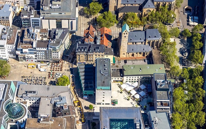 Aerial view, outdoor catering Alter Markt with brass fountain, Evang. Stadtkirche St Marien, construction site, city, Dortmund, Ruhr area, North Rhine-Westphalia, Germany, place of worship, outdoor gastronomy, construction work, construction area, construction site, construction project, fountain, DE, Europe, shapes and colours, gastronomy, religious community, place of worship, holy place, church, parish, denomination, aerial view, aerial photography, aerial photography, religion, religious site, tables and chairs, overview, bird's eye view, birds-eyes view, overview
