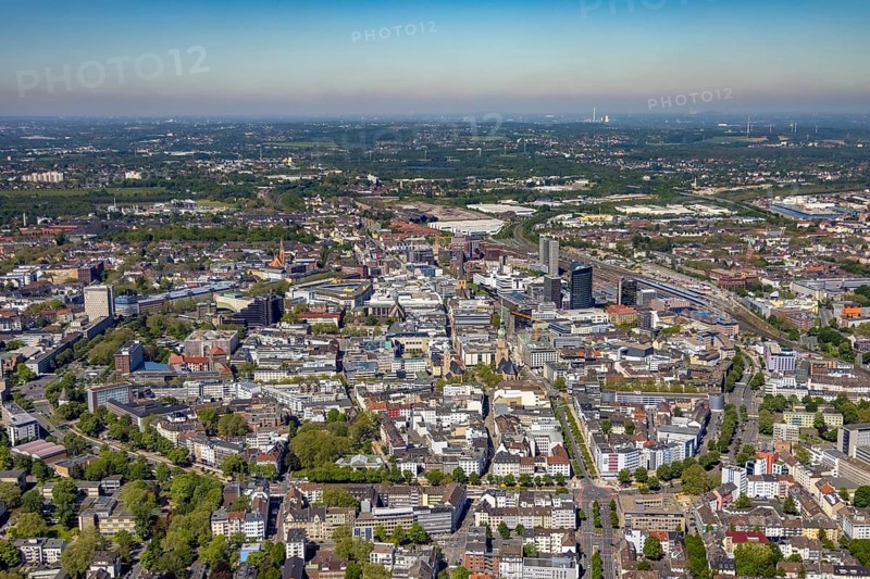 Aerial view, city of Dortmund, city centre view with wall, RWE Tower black skyscraper, Kaiserbrunnen, Dortmund, Ruhr area, North Rhine-Westphalia, Germany, City, Cityring, DE, Europe, city centre, aerial view, aerial photography, aerial photography, aerial view, townscape, city centre, overview, bird's eye view, overview