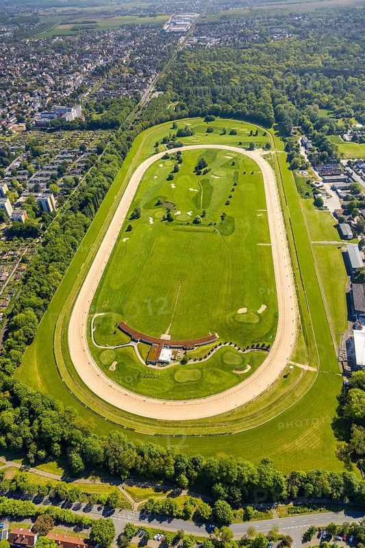 Aerial view, racecourse Dortmund with golf course, golf club GolfRange Dortmund, golf course at the Dortmund racecourse in Wambel, Wambel, Dortmund, Ruhr area, North Rhine-Westphalia, Germany, DE, Europe, golf, golf course, golf club, golf course, golf range, golf meadow, aerial view, aerial photography, aerial photography, equestrian sports, equestrian sports, racecourse, sports, overview, bird's eye view, overview