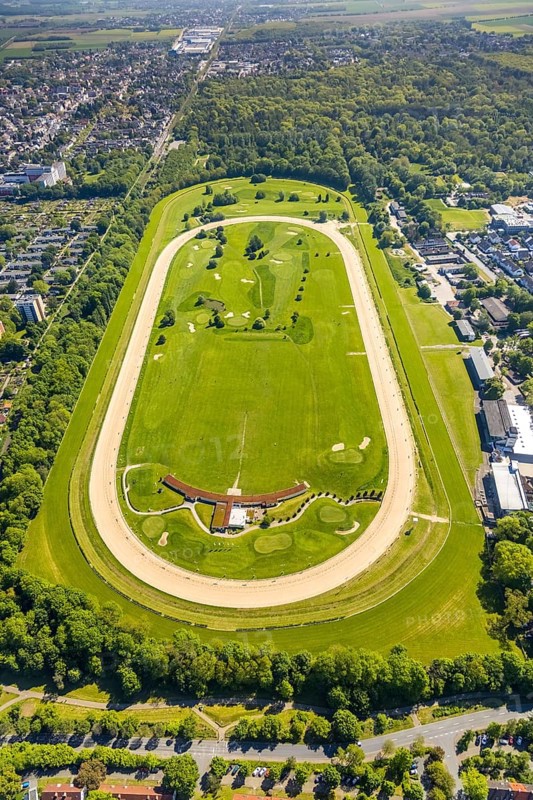 Aerial view, racecourse Dortmund with golf course, golf club GolfRange Dortmund, golf course at the Dortmund racecourse in Wambel, Wambel, Dortmund, Ruhr area, North Rhine-Westphalia, Germany, DE, Europe, golf, golf course, golf club, golf course, golf range, golf meadow, aerial view, aerial photography, aerial photography, equestrian sports, equestrian sports, racecourse, sports, overview, bird's eye view, overview