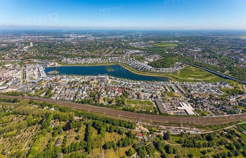 Aerial view, Phoenix Lake, Benninghofen, Dortmund, Ruhr area, North Rhine-Westphalia, Germany, DE, Europe, property tax, real estate, aerial photography, aerial photography, aerial photography, Phoenix Lake, overview, bird's eye view, residential complex, living and living, residential area, residential buildings, residential quality, residential neighbourhood, housing estate, birds-eyes view, overview, Emscher, Emscher River