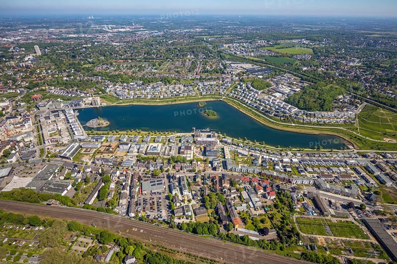 Aerial view, Phoenix Lake, Hörde, Dortmund, Ruhr area, North Rhine-Westphalia, Germany, DE, Europe, property tax, real estate, aerial photography, aerial photography, aerial photography, Phoenix Lake, overview, bird's eye view, residential complex, living and living, residential area, residential buildings, residential quality, residential neighbourhood, housing estate, birds-eyes view, overview, Emscher, Emscher River