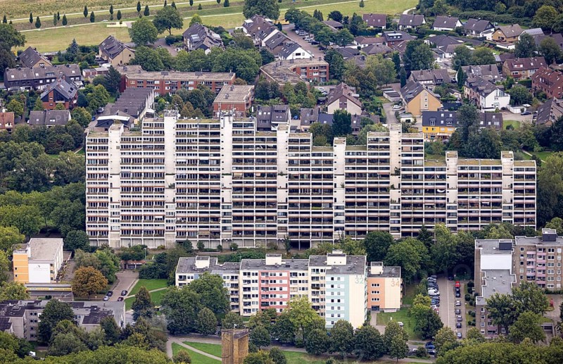 Aerial view, Dorstfelder Hannibal II building in the district Dorstfeld in Dortmund, Ruhr area, North Rhine-Westphalia, Germany, DE, Dortmund, Europe, large residential complex, property tax, high-rise buildings, real estate, aerial view, aerial photography, aerial photography, multi-family houses, apartment buildings, overview, bird's-eye view, Vogelpothsweg, residential complex, living and living, residential area, residential buildings, residential quality, residential neighbourhood, housing estate, birds-eyes view, overview