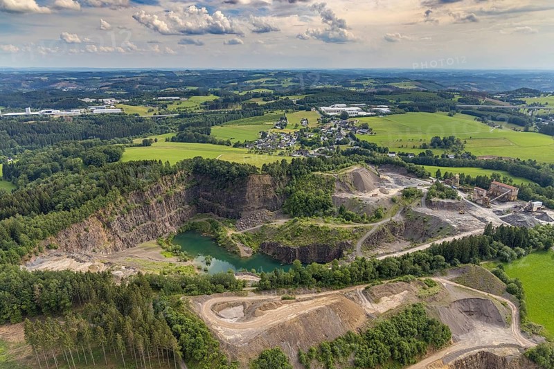 Aerial view, Basalt AG quarry in Scheda, Drolshagen, Sauerland, North Rhine-Westphalia, Germany, DE, Europe, aerial view, aerial photography, aerial photography, quarry, overview, bird's-eye view, overview