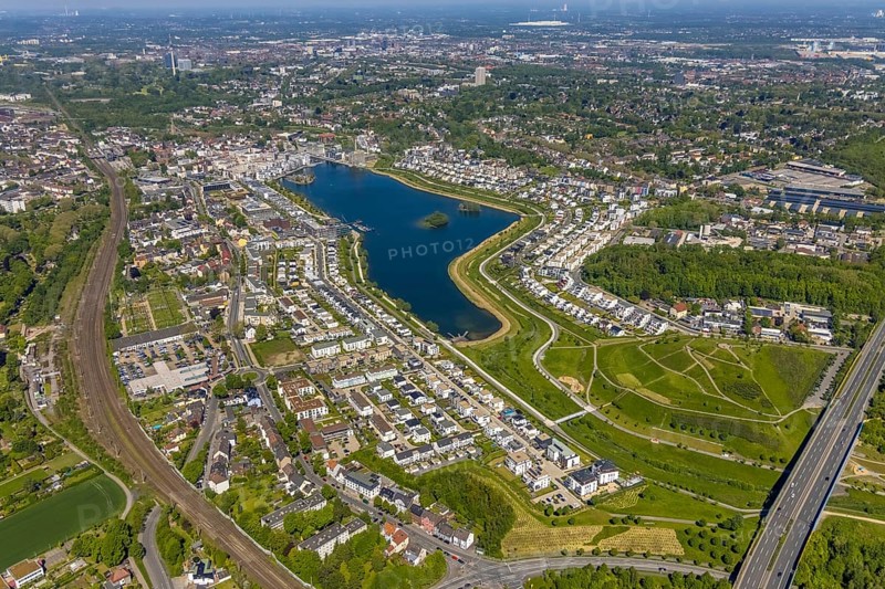 Aerial view, Phoenix Lake, Berghofen, Dortmund, Ruhr area, North Rhine-Westphalia, Germany, DE, Europe, property tax, real estate, aerial photography, aerial photography, aerial photography, Phoenix Lake, overview, bird's-eye view, housing estate, living and living, residential area, residential buildings, residential quality, residential neighbourhood, housing estate, birds-eyes view, overview, Emscher, Emscher River