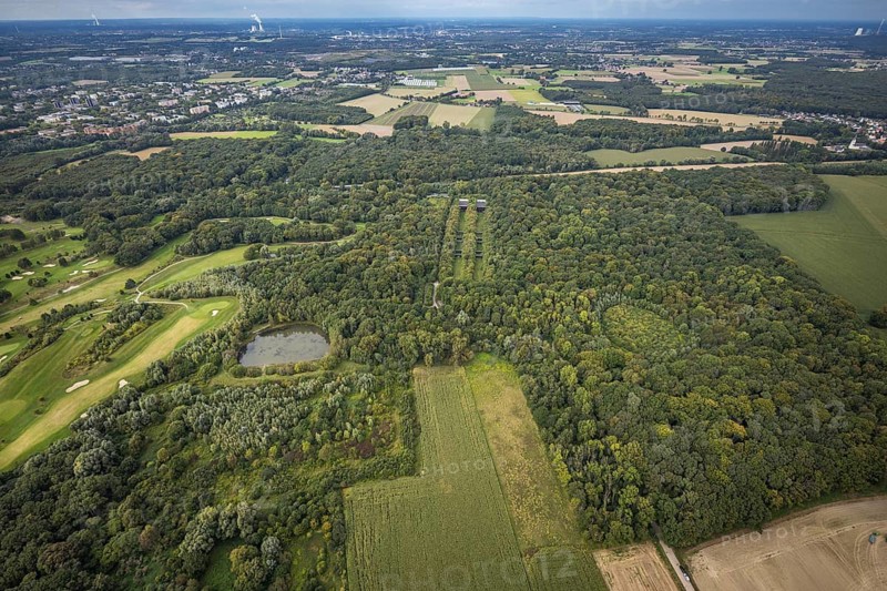 Aerial view, Former shooting range in the nature reserve Buschei Am Wirksfeld and Wulfscher Teich in the district Kurl in Dortmund, Ruhr area, North Rhine-Westphalia, Germany, DE, Dortmund, Europe, aerial view, aerial photography, aerial photography, NSG, shooting range, pond, overview, bird's eye view, forest area, birds-eyes view, former extinguishing water pond, overview