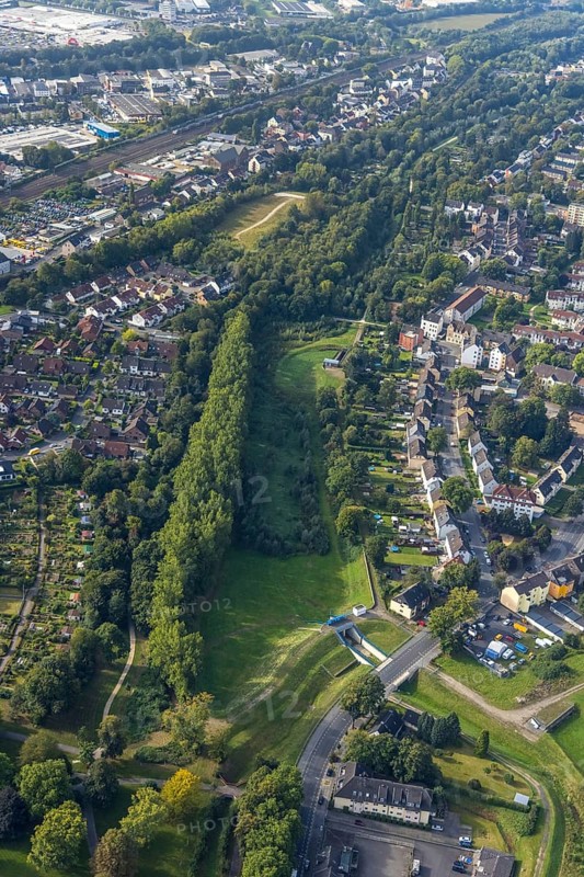 Aerial view, green area at Schmechtingsbach in the district Marten in Dortmund, Ruhr area, North Rhine-Westphalia, Germany, DE, Dortmund, Europe, aerial view, aerial photography, aerial photography, overview, bird's eye view, birds-eyes view, overview