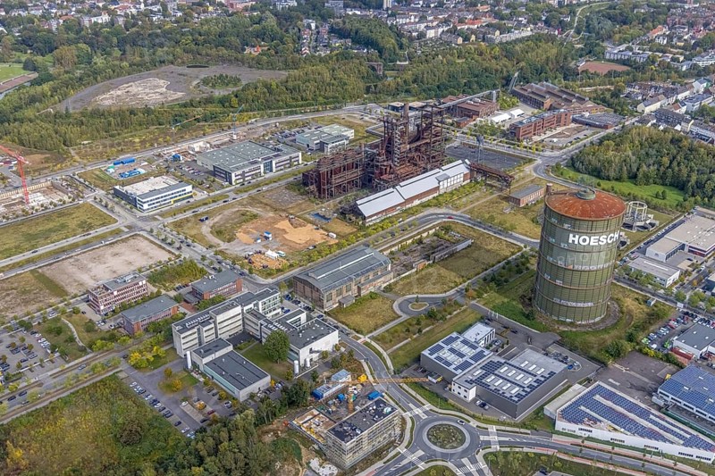 Phönix-West Areal and Hoesch-Gasometer and KIS Antriebstechnik GmbH with solar roof as well as company building Konrad-Adenauer-Allee with old factory building in the district Hörde in Dortmund, Ruhr area, North Rhine-Westphalia, Germany, Albonair, Bartels Mikrotechnik GmbH, DE, Dortmund, Europe, commercial enterprises, commercial area, commercial park, commercial location, commercial use, ION-GAS GmbH, industrial area, industrial building, industrial location, innovation location, aerial view, aerial photograph, aerial photography, aerial photography, MST Factory, Micronit GmbH, Phönix-West, overview, bird's eye view, centre for production technology, birds-eyes view, former blast furnace plant, overview