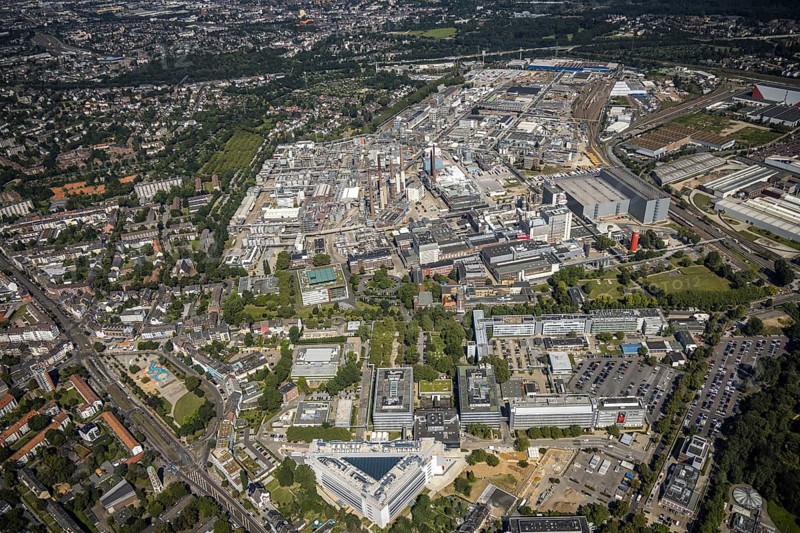 Aerial view, Henkel AG chemical plant with the triangular building Henkel Z55 Adhesive Innovation Center in Holthausen, Düsseldorf, Rhineland, North Rhine-Westphalia, Germany, DE, triangular shape, Europe, commercial enterprises, commercial area, commercial area, commercial location, commercial use, industrial area, industrial building, industrial location, innovation centre Henkel, aerial view, aerial photography, aerial photography, overview, bird's-eye view, overview