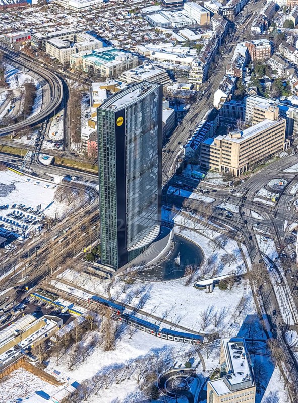 Aerial photo, city centre, ARAG Tower, Düsseltal, Düsseldorf, Rhineland, North Rhine-Westphalia, Germany, ARAG high-rise, ARAG insurance, City, DE, Europe, skyscraper, aerial photo, aerial photography, aerial photography, snow, overview, bird's-eye view, winter, birds-eyes view, overview