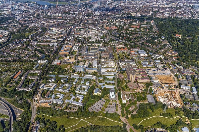 Aerial view, construction site and new building at the University Hospital Düsseldorf in the district Bilk in Düsseldorf, Rhineland, North Rhine-Westphalia, Germany, construction work, construction area, construction site, building plots, construction project, construction site, DE, Düsseldorf, Europe, aerial view, aerial photography, aerial photography, new building, overview, bird's-eye view, overview