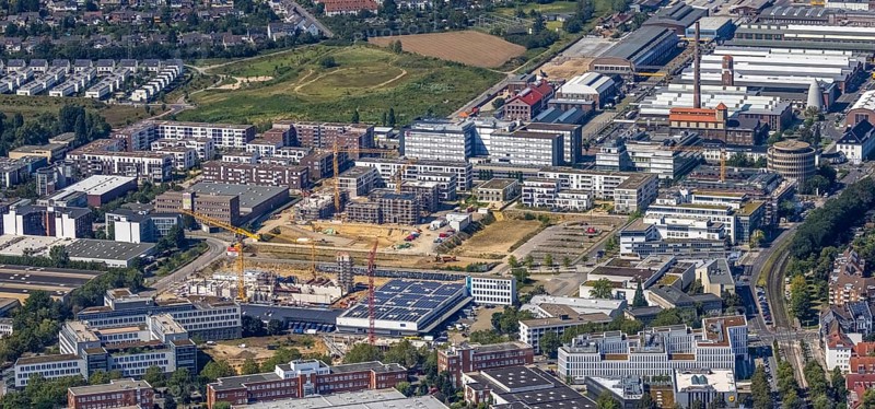 Aerial view, construction site and new building forty549 residential neighbourhood at Hansaallee and Willstätterstrasse in the district Heerdt in Düsseldorf, Rhineland, North Rhine-Westphalia, Germany, construction work, construction area, building site, building plots, construction project, construction site, DE, Düsseldorf, Europe, property tax, real estate, aerial view, aerial photography, aerial photography, new construction, overview, bird's-eye view, residential area, residential area, residential buildings, residential quality, residential neighbourhood, housing estate, birds-eyes view, overview