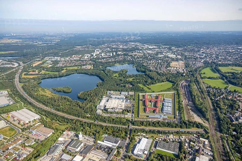Aerial view, correctional facility Düsseldorf and Silbersee in Ratingen, Rhineland, North Rhine-Westphalia, Germany, DE, Europe, imprisonment, prison, detention centre, prison sentence, correctional facility, correctional facility, aerial photograph, aerial photography, aerial photography, Ratingen, lake, overview, custody, bird's-eye view, overview
