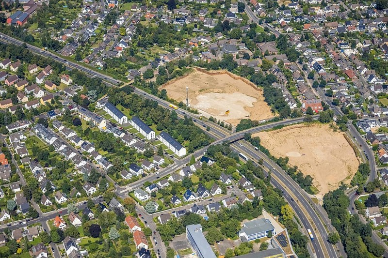 Aerial view, brownfield site after fashion house demolition on Danziger Straße for planned new residential building in the Stockum district of Düsseldorf, Rhineland, North Rhine-Westphalia, Germany, construction work, construction area, building site, building plots, construction project, construction site, DE, Düsseldorf, Europe, aerial view, aerial photography, aerial photography, new building, overview, bird's eye view, birds-eyes view, overview