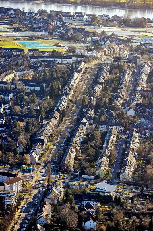 Aerial view, residential estate Volmerswerther Straße in the district Bilk in Düsseldorf, Rhineland, North Rhine-Westphalia, Germany, DE, Düsseldorf, Europe, fishing estate, property tax, real estate, aerial view, aerial photography, aerial photography, revitalisation, overview, bird's eye view, residential estate, living and living, residential area, residential buildings, residential quality, residential quarter, residential estate, green inner courtyards, birds-eyes view, overview