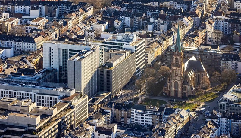 Aerial view, office buildings and commercial buildings with the Ministry of the Interior of the State of North Rhine-Westphalia on Friedrichstraße and St. Peter's Catholic Church in the Friedrichstadt district of Düsseldorf. Peter in the Friedrichstadt district of Düsseldorf, Rhineland, North Rhine-Westphalia, Germany, place of worship, City, DE, Düsseldorf, Europe, commercial buildings, commercial location, commercial use, religious community, place of worship, holy place, city centre, church, parish, denomination, aerial view, aerial photography, aerial photography, religion, religious site, city view, city centre, city centre, overview, bird's-eye view, overview