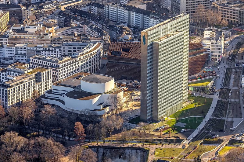 Aerial view, Dreischeibenhaus and Düsseldorfer Schauspielhaus as well as business centre Kö Bogen II with hornbeam growth at Gustav-Gründgens-Platz in city centre in Düsseldorf, Rhineland, North Rhine-Westphalia, Germany, DE, Düsseldorf, shopping centre, shopping mall, shopping square, shopping centre, Europe, commercial buildings, commercial enterprises, commercial area, commercial location, commercial use, Gustaf-Gründgens-Platz, Ingenhoven-Tal department store and office building, culture, art, Kö-Bogen II, Königsallee, aerial view, aerial photography, aerial photography, Oststraße, Schadowstraße, shopping centre, Thyssen tower block, overview, events, event location, event venue, bird's-eye view, birds-eyes view, cultural use, overview