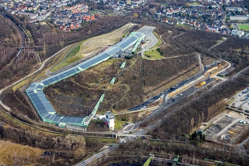 Aerial view, alpincenter Bottrop, Prosperstraße slag heap, Bottrop, Ruhr area, North Rhine-Westphalia, Germany, slag heap, DE, Europe, leisure facility, leisure activities, leisure park, slag heap, slag heap landscape, aerial photograph, aerial photography, aerial photography, sight, ski hall, overview, bird's eye view, winter sports facility, colliery, birds-eyes view, overview