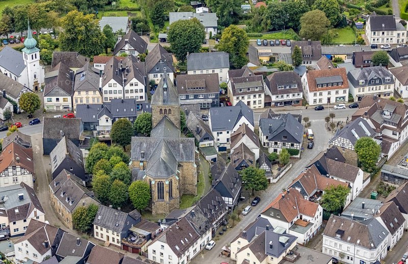 Aerial view, Ev. Jakobus-Kirche Breckerfeld in the centre of Breckerfeld, Sauerland, North Rhine-Westphalia, Germany, place of worship, Breckerfeld, DE, Europe, religious community, place of worship, property tax, holy place, real estate, church, parish, denomination, aerial photograph, aerial photography, aerial photography, religion, religious site, overview, bird's-eye view, residential complex, living and life, residential area, residential buildings, quality of life, bird's-eye view, overview