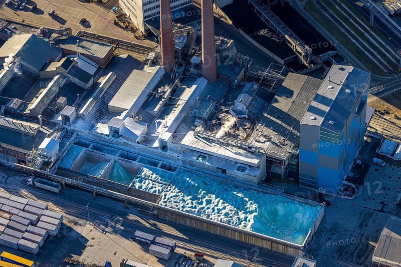 Aerial view, factory premises of Henkel AG in the Holthausen district of Düsseldorf, Rhineland, North Rhine-Westphalia, Germany, DE, Düsseldorf, Europe, commercial enterprises, commercial area, commercial area, commercial location, commercial use, industrial area, industrial building, industrial location, aerial photograph, aerial photography, aerial photography, overview, bird's-eye view, overview