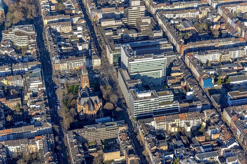 Aerial view, office buildings and commercial buildings Friedrichstraße with the catholic church St. Peter in the district Friedrichstadt in Düsseldorf, Rhineland, North Rhine-Westphalia, Germany, place of worship, city, DE, Düsseldorf, Europe, commercial buildings, commercial location, commercial use, religious community, place of worship, holy place, city centre, church, parish, denomination, aerial view, aerial photography, aerial photography, religion, religious site, city view, city centre, city centre, overview, bird's-eye view, overview