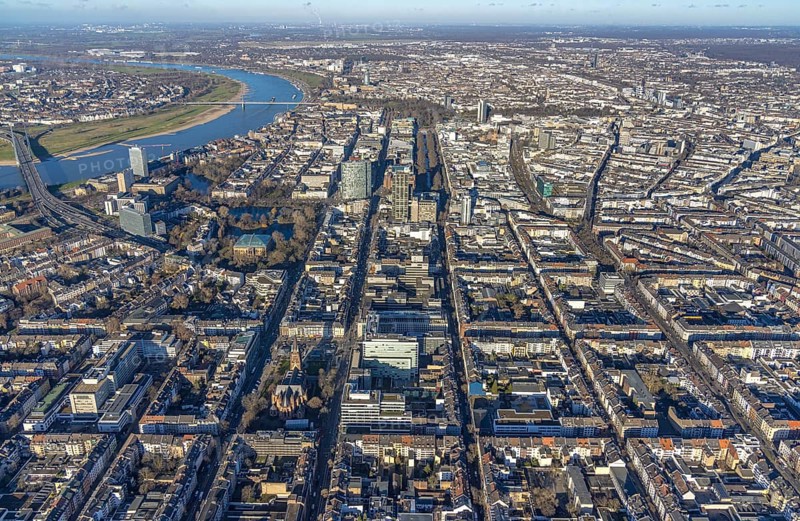 Aerial view, office buildings and commercial buildings Friedrichstraße with the catholic church St. Peter in the district Friedrichstadt in Düsseldorf, Rhineland, North Rhine-Westphalia, Germany, place of worship, city, DE, Düsseldorf, Europe, commercial buildings, commercial location, commercial use, religious community, place of worship, holy place, city centre, church, parish, denomination, aerial view, aerial photography, aerial photography, religion, religious site, city view, city centre, city centre, overview, bird's-eye view, overview