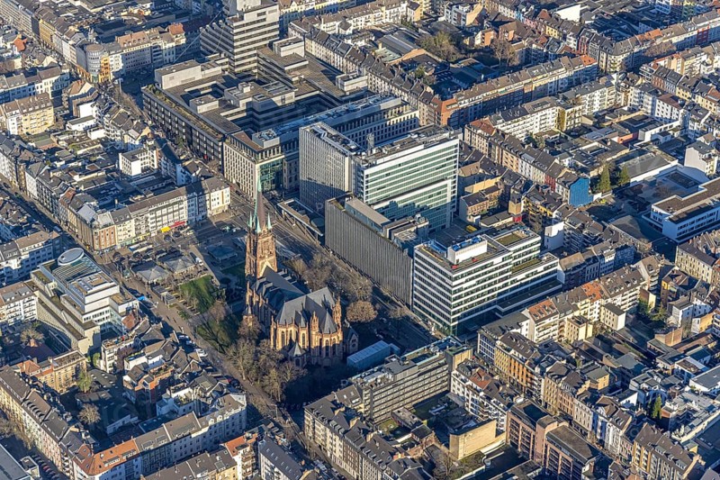 Aerial view, office buildings and commercial buildings Friedrichstraße with the catholic church St. Peter in the district Friedrichstadt in Düsseldorf, Rhineland, North Rhine-Westphalia, Germany, place of worship, city, DE, Düsseldorf, Europe, commercial buildings, commercial location, commercial use, religious community, place of worship, holy place, city centre, church, parish, denomination, aerial view, aerial photography, aerial photography, religion, religious site, city view, city centre, city centre, overview, bird's-eye view, overview