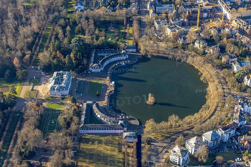 Aerial view, Benrath Castle with castle pond in the Benrath district of Düsseldorf, Rhineland, North Rhine-Westphalia, Germany, DE, monument protection, Düsseldorf, Europe, aerial view, aerial photography, aerial photography, park, park grounds, castle, castle grounds, castle garden, castle park, pond, overview, bird's-eye view, bird's-eye view, overview