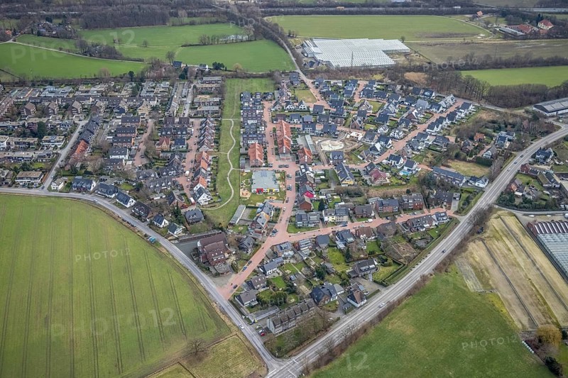 Aerial view, construction site for children's playground, residential area Tappenhof, Hellenstraße and Theo-Kleppe-Weg, Bottrop-Kirchhellen, Ruhr area, North Rhine-Westphalia, Germany, construction work, construction area, building site, building plots, construction project, construction site, DE, Europe, property tax, real estate, aerial view, aerial photography, aerial photography, new construction, playground, overview, bird's-eye view, residential area, residential area, residential buildings, residential quality, residential neighbourhood, housing estate, birds-eyes view, overview