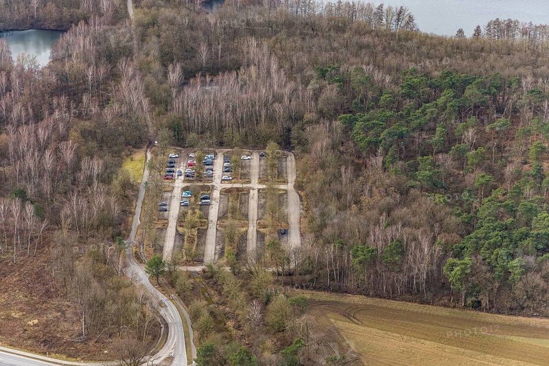 Aerial view, car park at Heidesee, Bottrop-Kirchhellen, Ruhr area, North Rhine-Westphalia, Germany, DE, Europe, aerial view, aerial photography, aerial photography, car parks, overview, bird's eye view, forest area, birds-eyes view, overview