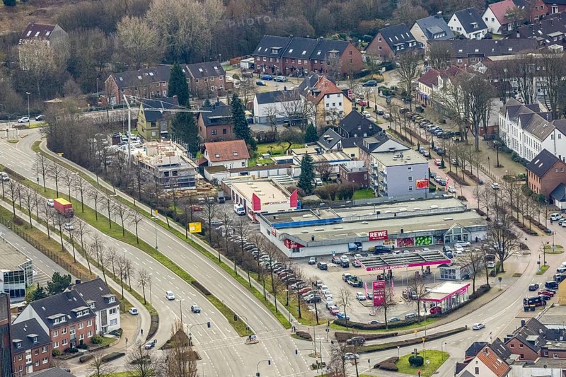 Aerial view, commercial area Kirchhellener Straße, construction site, Bottrop, Ruhr area, North Rhine-Westphalia, Germany, construction work, construction area, construction site, building plots, construction project, Carglass, DE, Europe, aerial view, aerial photography, aerial photography, new building, Rewe supermarket, overview, bird's-eye view, birds-eyes view, overview