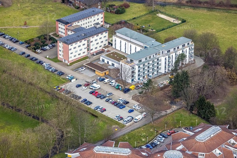 Aerial view, Am Marienhospital, Bottrop, Ruhr area, North Rhine-Westphalia, Germany, DE, Europe, Josef-Albers-Straße, aerial photograph, aerial photography, aerial photography, photovoltaics, photovoltaic system, solar, solar system, solar energy, solar energy, overview, bird's-eye view, birds-eyes view, overview
