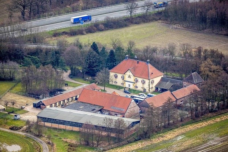 Aerial view, manor house Haus Brabeck, Bottrop-Kirchhellen, Ruhr area, North Rhine-Westphalia, Germany, DE, monument protection, Europe, manor house, aerial view, aerial photography, aerial photography, manor, overview, bird's eye view, birds-eyes view, overview