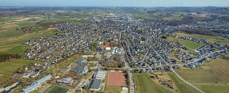 Aerial view, local view, sports field Carl-Diem-Weg, SV 1920 Brilon e.V., stadium Zur Jakobuslinde, Brilon, Sauerland, North Rhine-Westphalia, Germany, education, educational institution, DE, Europe, distant view, grammar school, grammar school Petrinum Brilon, teaching institute, aerial view, aerial photography, aerial photography, school, sports facility, overview, bird's-eye view, overview