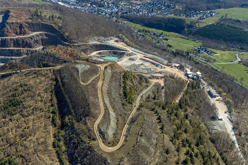 Aerial view, Bilstein Quarry, West German Greywacke Union, stone circle and viewpoint, Brilon, Sauerland, North Rhine-Westphalia, Germany, Bergisch-Westerwälder Hartsteinwerke, Bilsteinhalde, DE, Europe, distant view, Hochsauerlandkreis, aerial view, aerial photography, aerial photography, quarry, overview, bird's-eye view, branch office of Basalt AG, birds-eyes view, overview