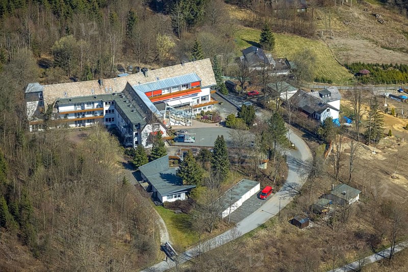 Aerial view, Kursanatorium Hochsauerland Haus der Kriegsblinden, Kriegsblinden-Hilfsverein Westfalen, Pulvermühle, Gudenhagen, Brilon, Sauerland, North Rhine-Westphalia, Germany, DE, Europe, health care, clinic, aerial view, aerial photography, aerial photography, medical facility, medical aid, Mother of God of Mercy, sanatorium, overview, bird's-eye view, overview, medical care