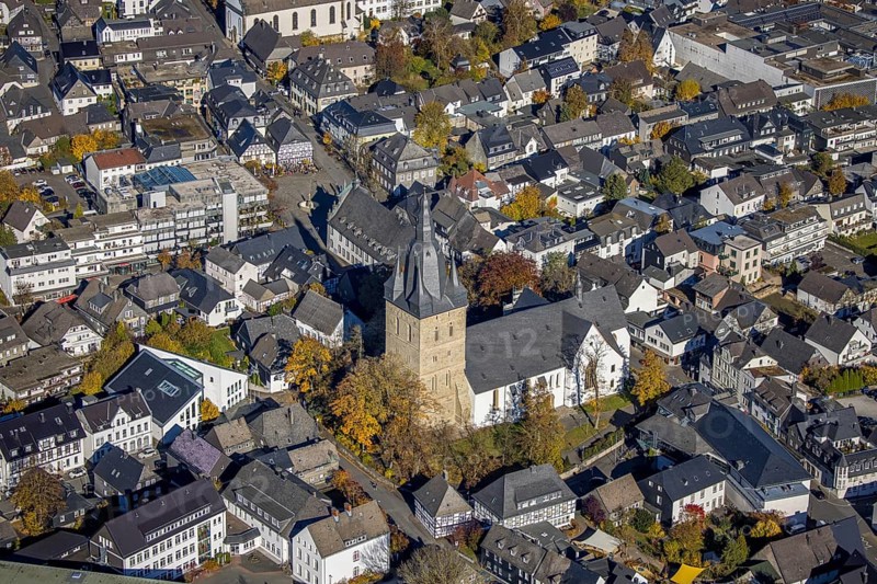 Aerial view, city centre view with market place and catholic provost church in Brilon, Sauerland, North Rhine-Westphalia, Germany, place of worship, Brilon, DE, Europe, religious community, place of worship, holy place, church, parish, denomination, aerial view, aerial photography, aerial photography, market, religion, religious site, overview, bird's eye view, birds-eyes view, overview