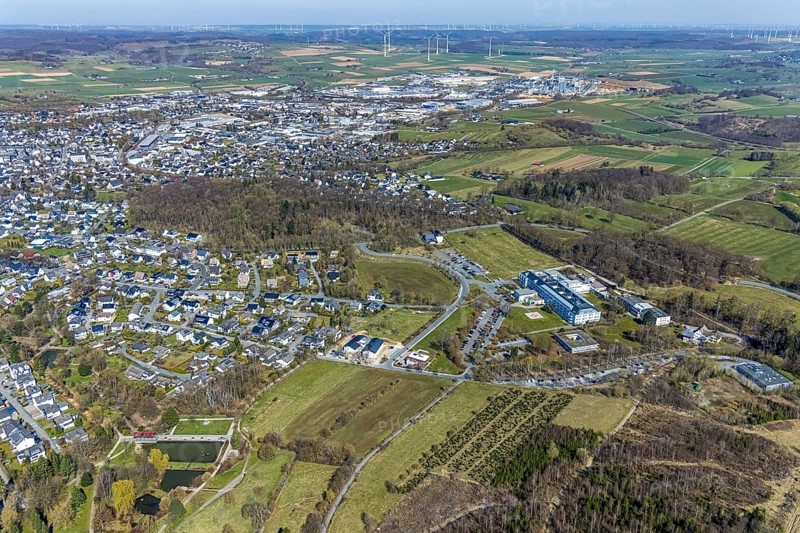 Aerial view, local view, Maria-Hilf Municipal Hospital, Egger Holzwerkstoffe Brilon, Brilon, Sauerland, North Rhine-Westphalia, Germany, DE, Europe, property tax, real estate, spa gardens, aerial view, aerial photography, aerial photography, overview, bird's-eye view, living and life, residential buildings, birds-eyes view, overview