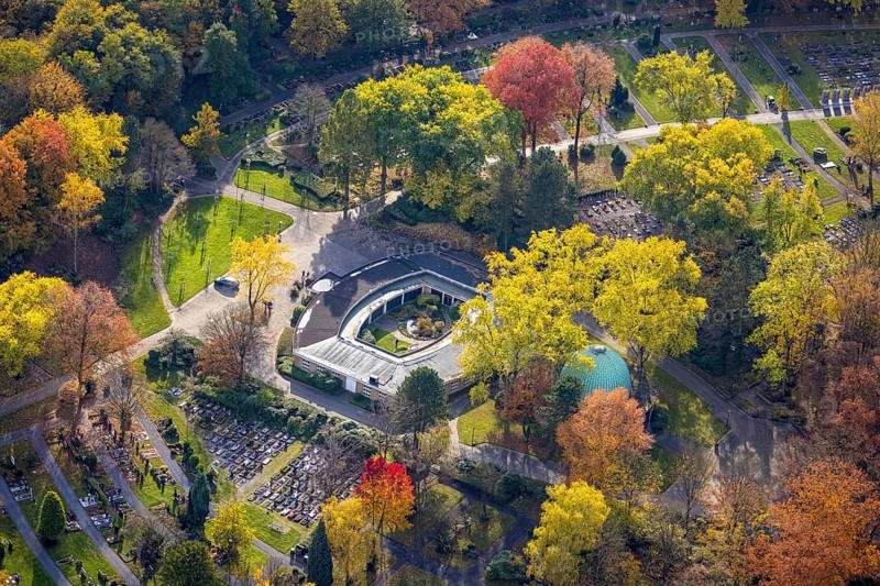 Aerial view, park cemetery and mourning hall in the Fuhlenbrock district of Bottrop, Ruhr area, North Rhine-Westphalia, Germany, burial site, Bottrop, DE, Europe, cemetery, memorial, Gottesacker, graves, burial ground, aerial photograph, aerial photography, aerial photography, resting place, overview, bird's-eye view, overview